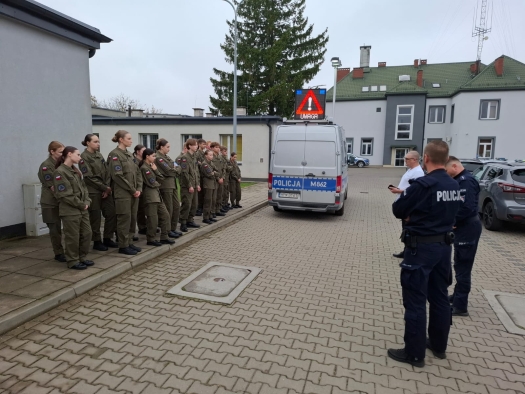 Wizyta klasy II C OPW na Dniu Otwartym w Komendzie Powiatowej Policji w Siemiatyczach