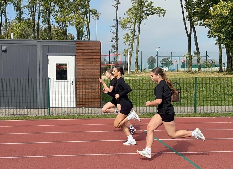 MISTRZOSTWA POWIATU W LEKKIEJ ATLETYCE – CZARTAJEW 12.09.2025