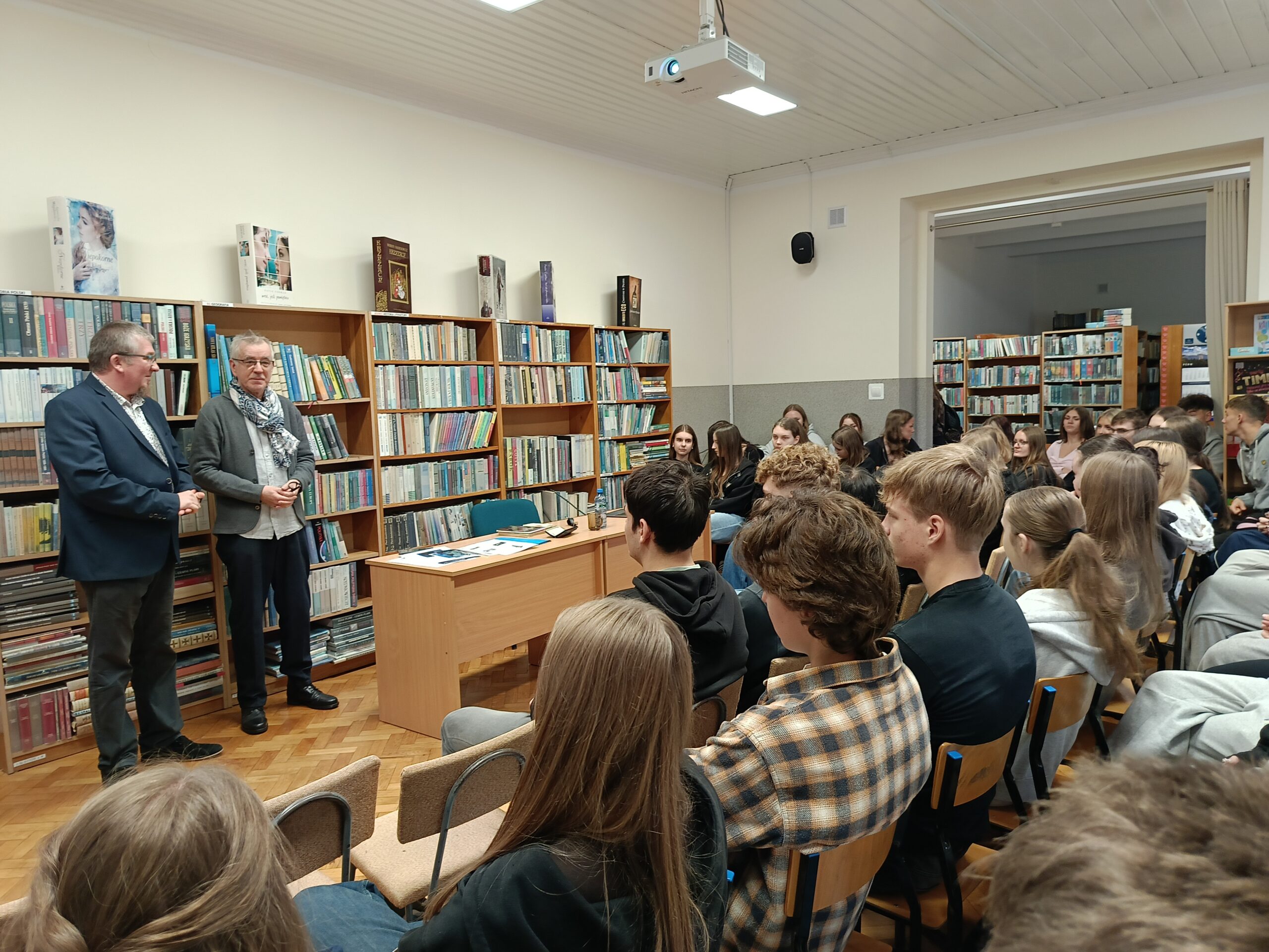 Spotkanie autorskie z Dariuszem Myhanem